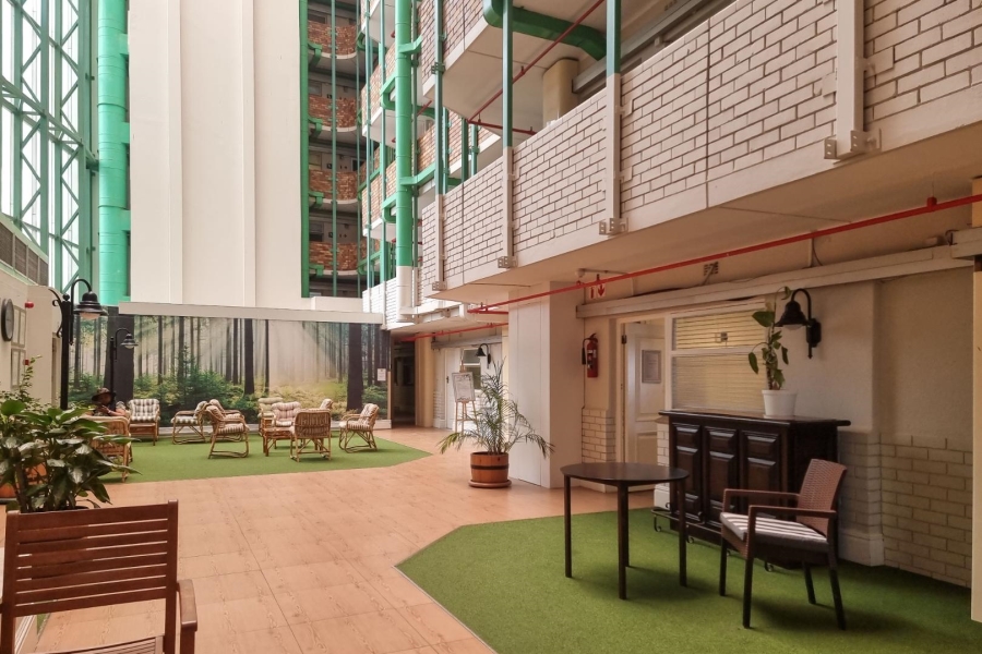 1 Bedroom Property for Sale in Three Anchor Bay Western Cape